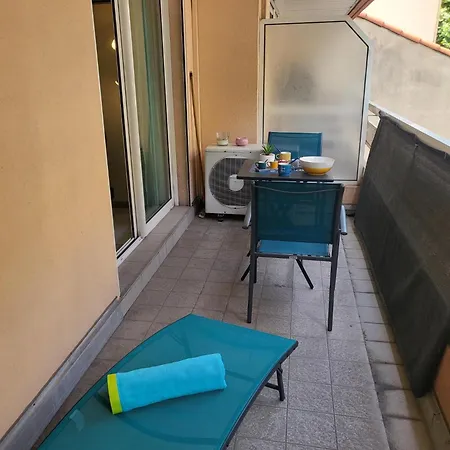 Joli T2 Piscine Sur Le Toit 앙티브